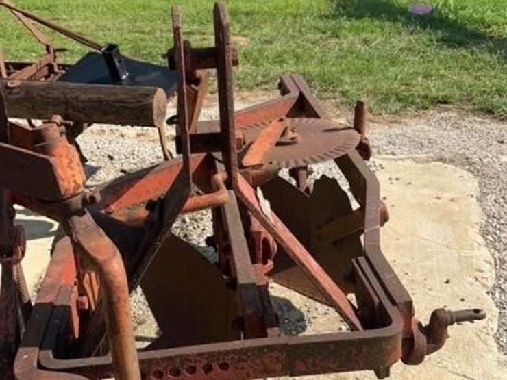 massey-ferguson-74-image-3