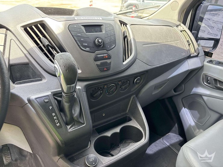 2017-ford-transit-image-16