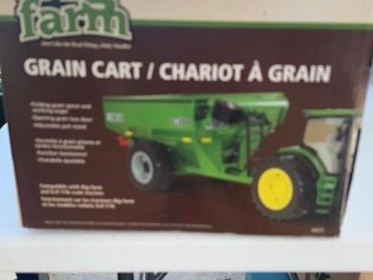 ertl-big-farm-gc1108-grain-cart-1/16-scale-image-5