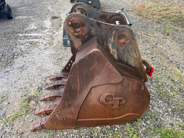 #4512-•-cp-approx-42"-bucket-image-3
