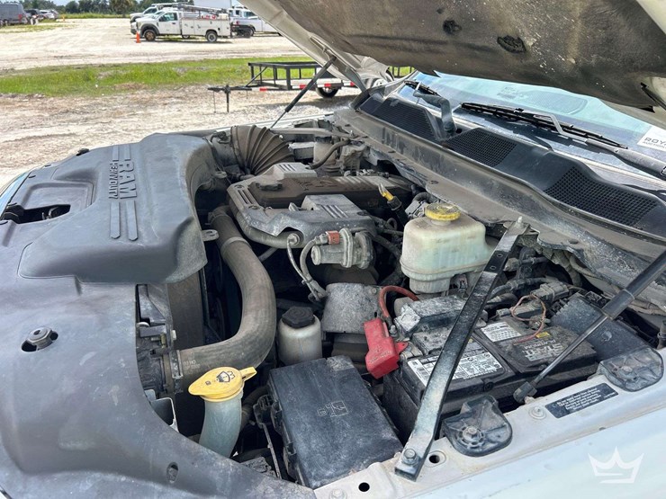 2021-ram-5500-4x4-s/a-landscape-dump-truck-image-9