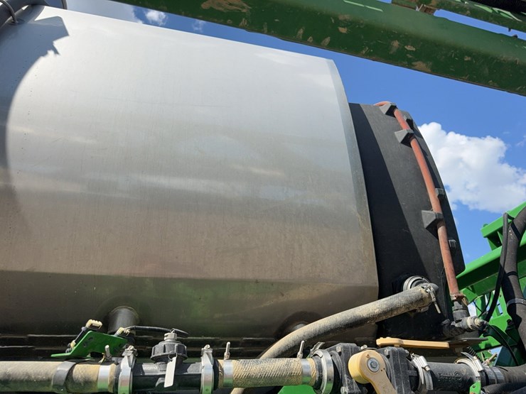 2016-john-deere-r4038-image-12