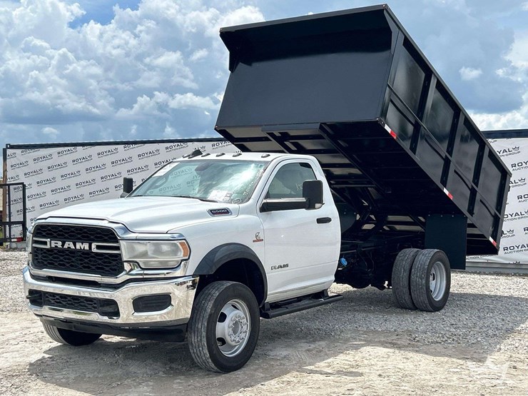 2021-ram-5500-4x4-s/a-landscape-dump-truck-image-1