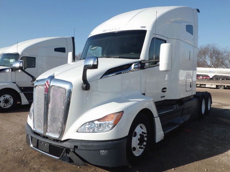 2023-kenworth-t680-image-1