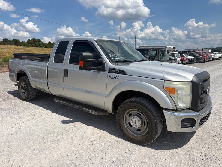 2016-ford-f250-xl-image-3