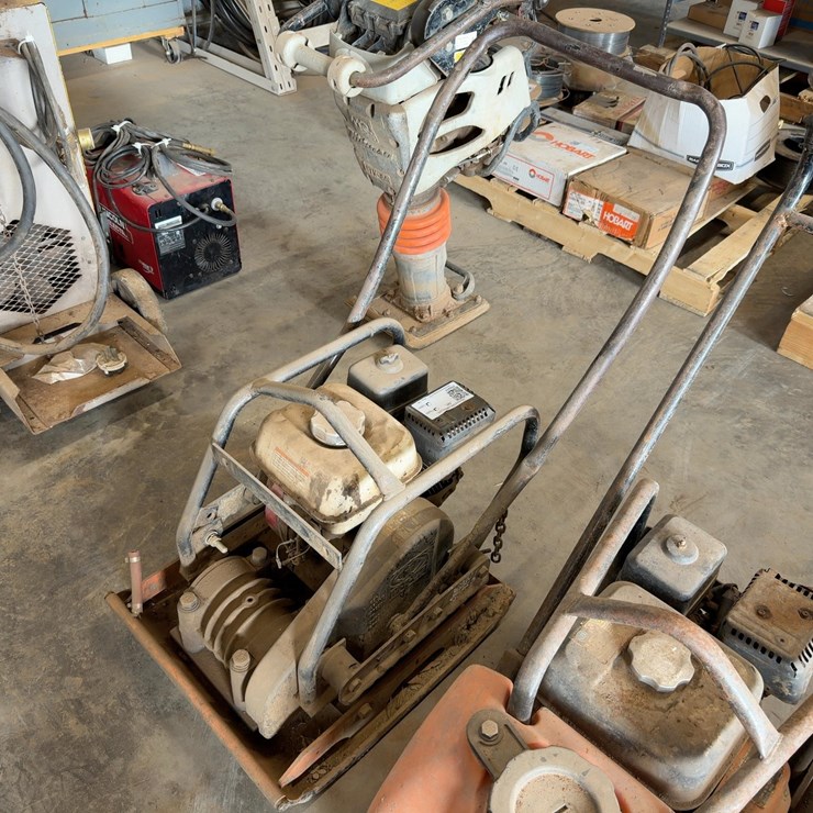 MRW PLATE COMPACTOR