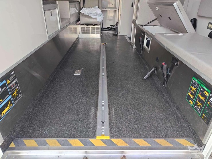 2011-international-durastar-4300-image-38