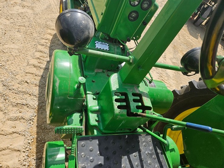 john-deere-b-image-37