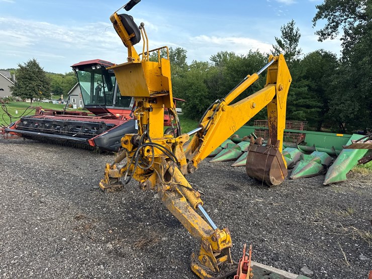 #747-•-john-deere-backhoe-attachment-image-1