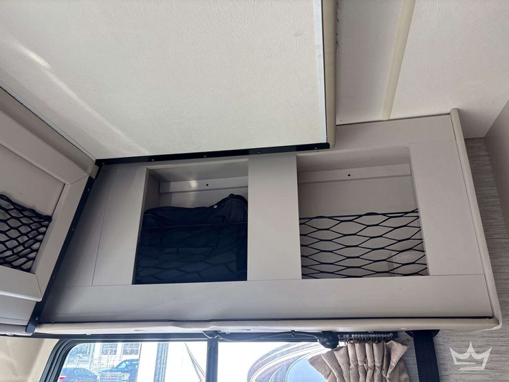 2020-ford-f53-thor-ace-32.3-33.5ft-class-a-motorhome-image-18