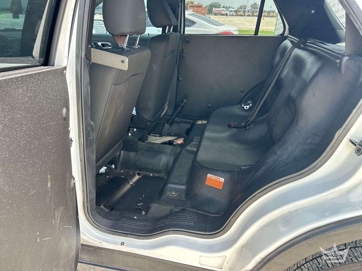 2017-ford-explorer-image-19