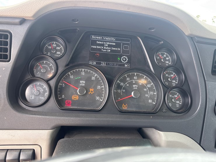2020-peterbilt-579-image-13