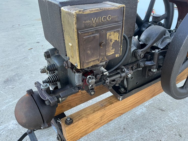 #5066-•-waterloo-boy-hit-and-miss-stationary-engine-on-transport-cart-image-10