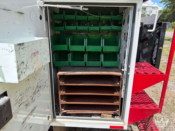 2019-ford-f550-image-26