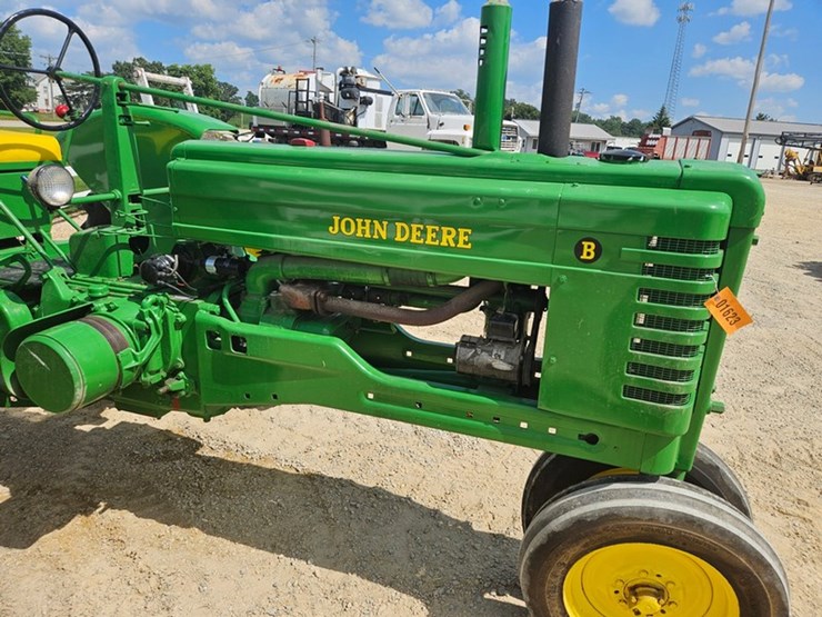 john-deere-b-image-15