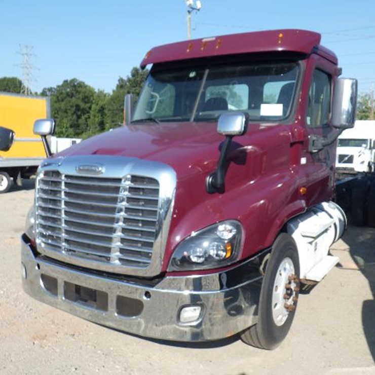2018 FREIGHTLINER CASCADIA 125