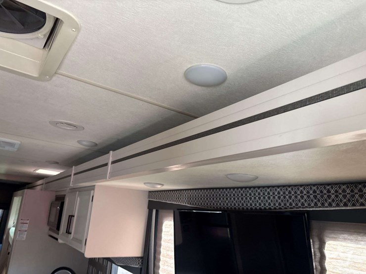 2020-ford-f53-thor-ace-32.3-33.5ft-class-a-motorhome-image-61