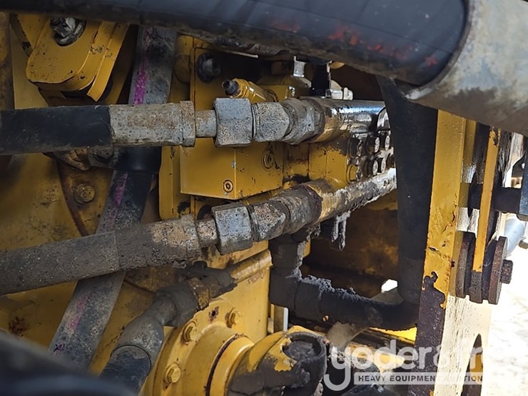 2015-caterpillar-966m-image-42