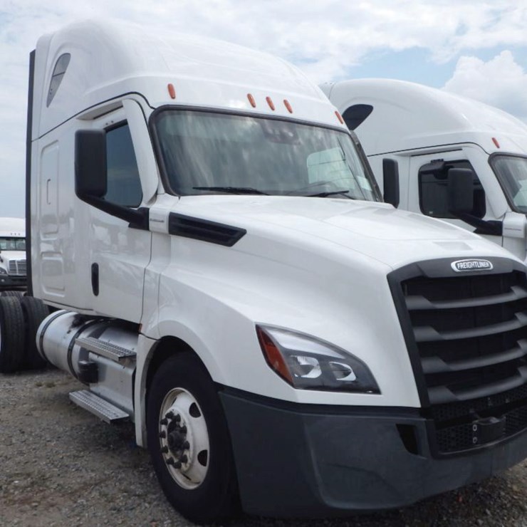2023 FREIGHTLINER CASCADIA 126