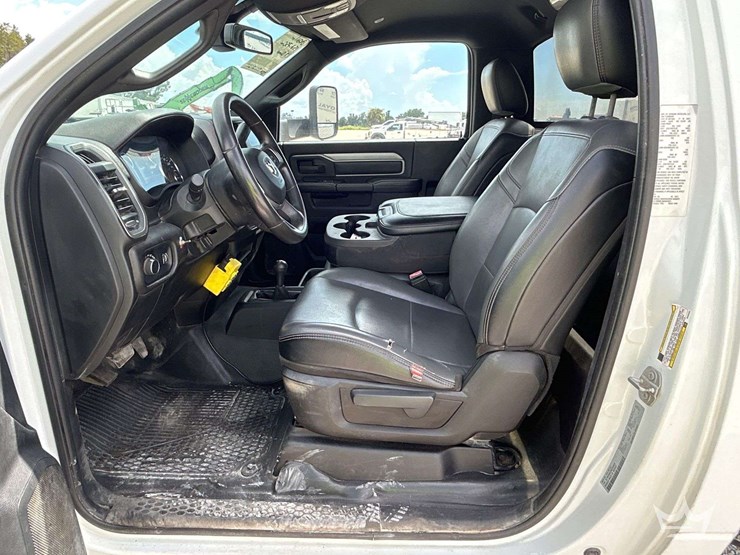 2021-ram-5500-4x4-s/a-landscape-dump-truck-image-19