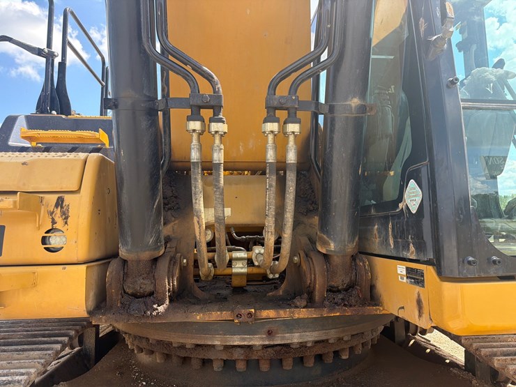 caterpillar-336gc-image-12