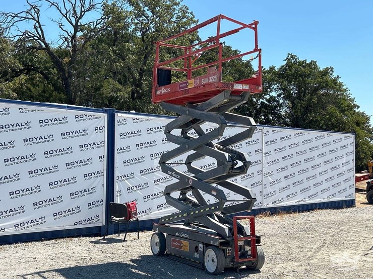 2019-skyjack-sj3226-26ft.-electric-scissor-lift-image-4