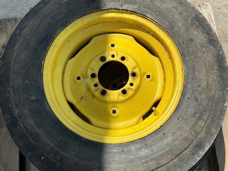 #5068-•-samson-7.50-18-f-2-tractor-tires-on-yellow-john-deere-rims-image-3