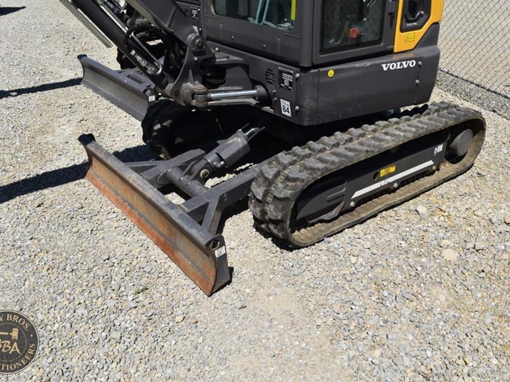 2022-volvo-ecr25-electric-image-62
