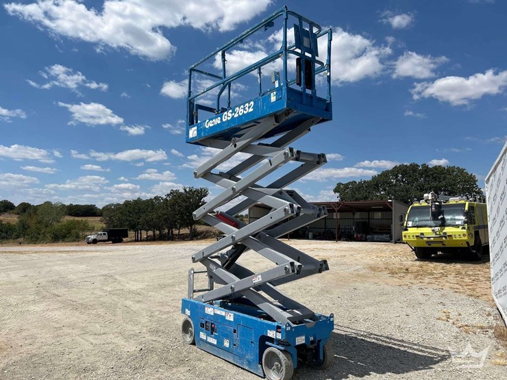 genie-scissor-lift-image-2