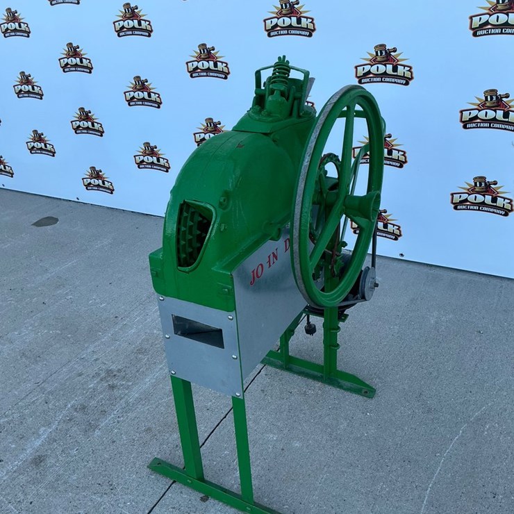 #5064 • John Deere No. 1B Antique Hand-Crank Corn Sheller