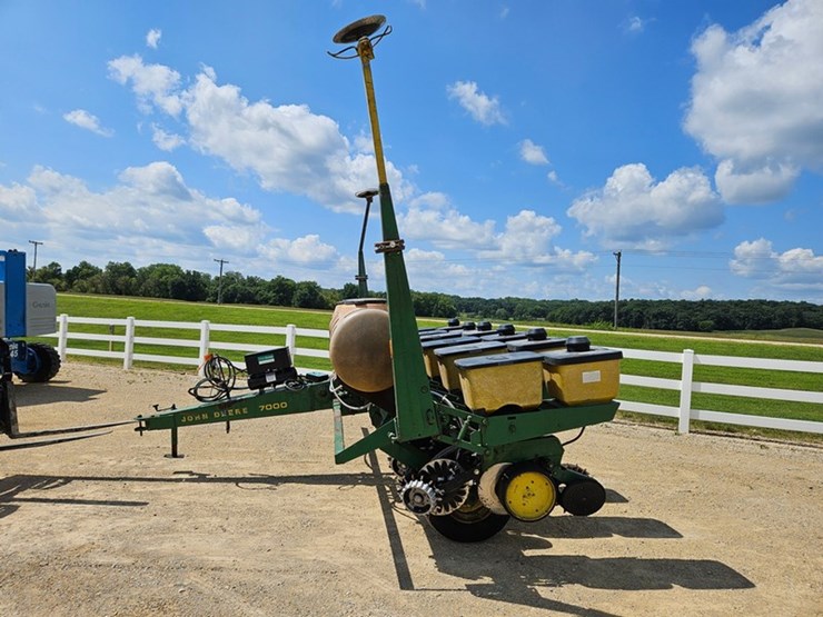 john-deere-7000-image-2