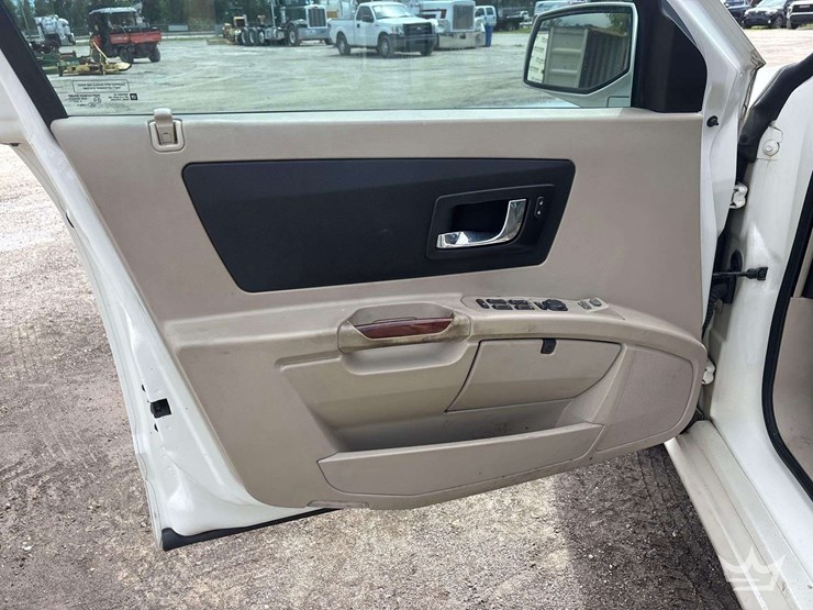 2005-cadillac-srx-image-6