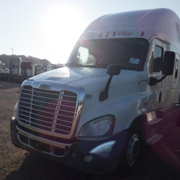 2015 FREIGHTLINER CASCADIA 125