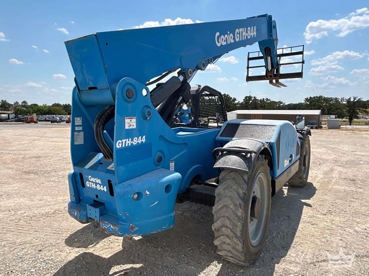 2018-genie-gth844-image-3