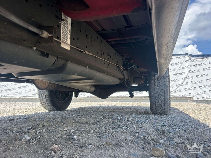 2010-ford-cargo-image-22