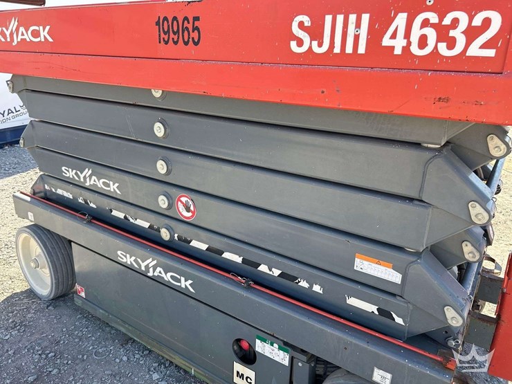 2018-skyjack-sj4632-32ft.-electric-scissor-lift-image-16