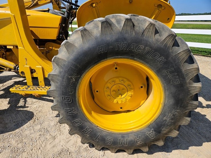john-deere-301-image-17
