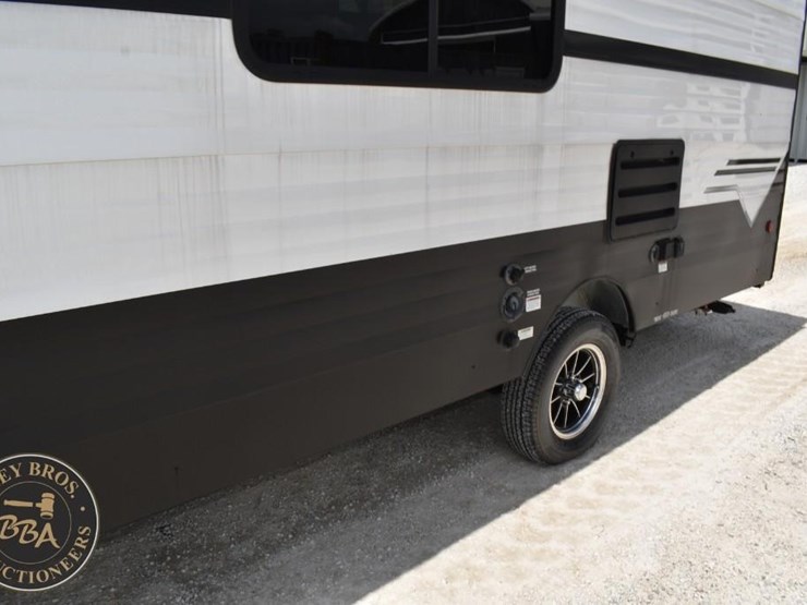 2022-riverside-rv-retro-190bh-46275-image-9