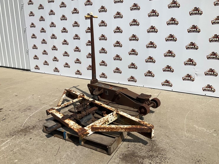 #5056-•-lincoln-10-ton-floor-jack-&-dmi-spring-loaded-pickup-bumper-image-1