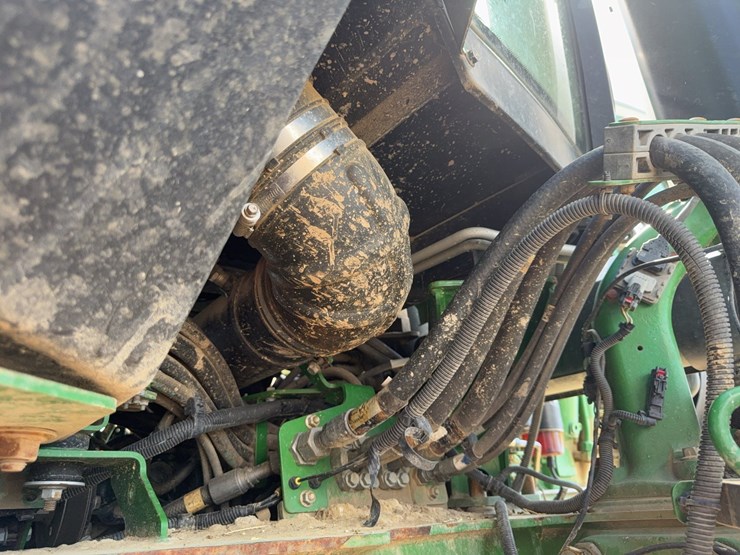 2016-john-deere-r4038-image-33