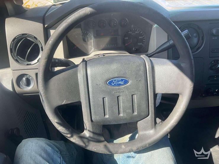 2009-ford-f350-image-13