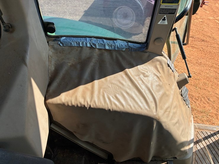 john-deere-6415-image-17