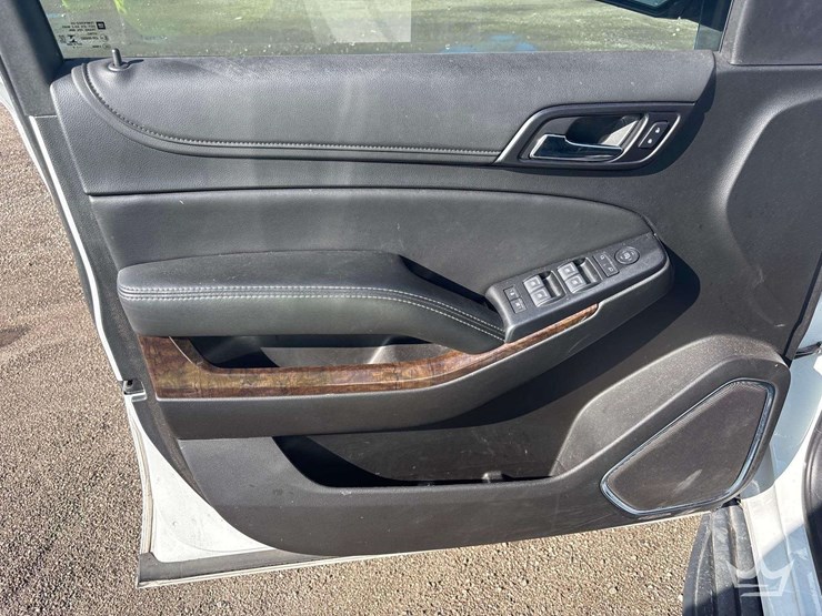 2019-chevrolet-tahoe-image-5