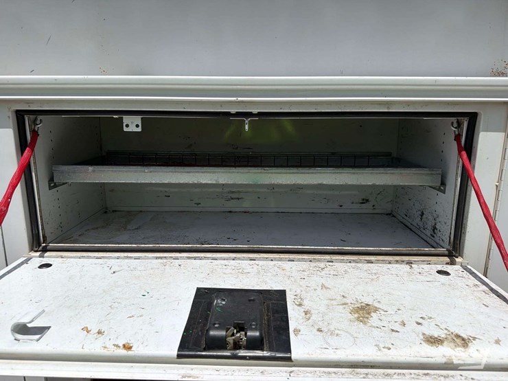 2019-ford-f550-image-27