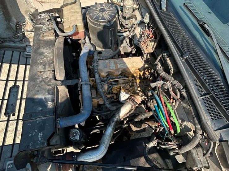 2002-gmc-7500-image-7