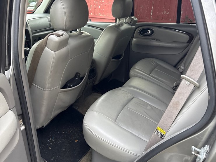 2005-buick-rainier-cxl-image-16