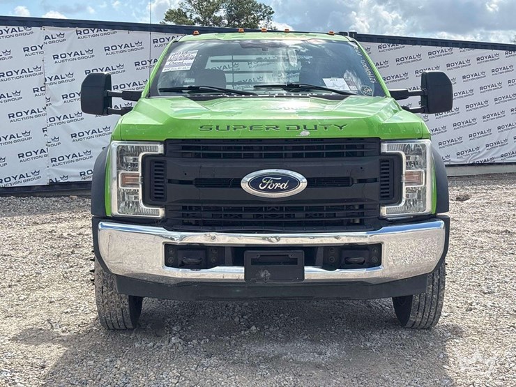 2019-ford-f550-image-30