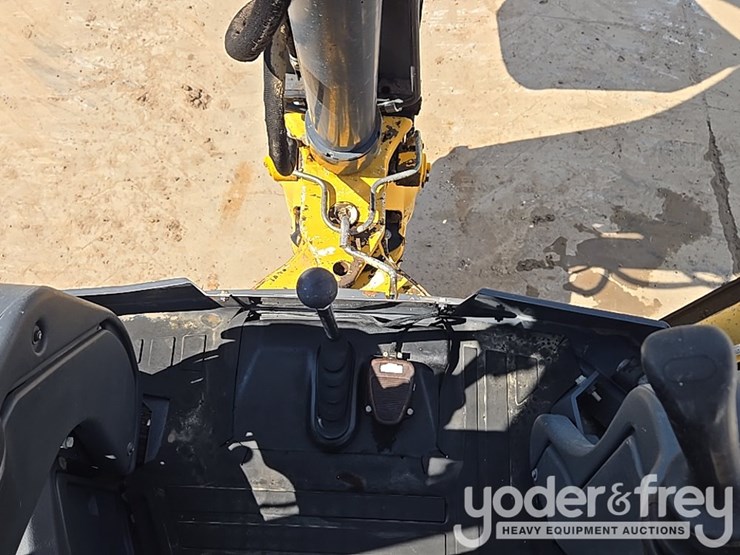2014-deere-310k-ep-image-55