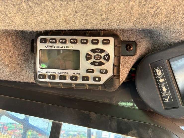 deere-333e-image-17