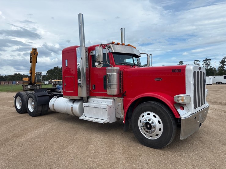 2015-peterbilt-389-image-2